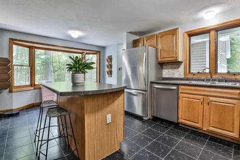 129 Mcevoy Drive Auburn NH 03032