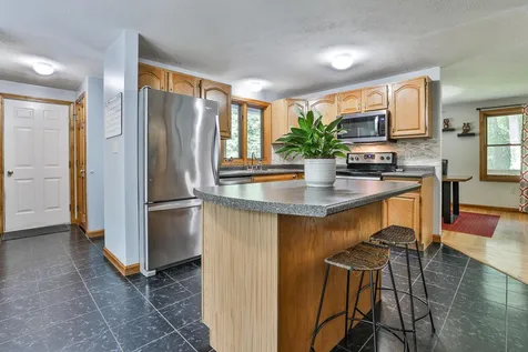 129 Mcevoy Drive Auburn NH 03032