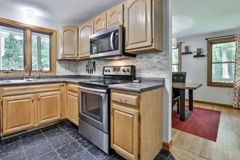 129 Mcevoy Drive Auburn NH 03032