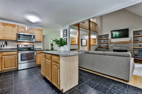 129 Mcevoy Drive Auburn NH 03032