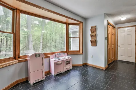 129 Mcevoy Drive Auburn NH 03032