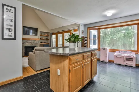 129 Mcevoy Drive Auburn NH 03032