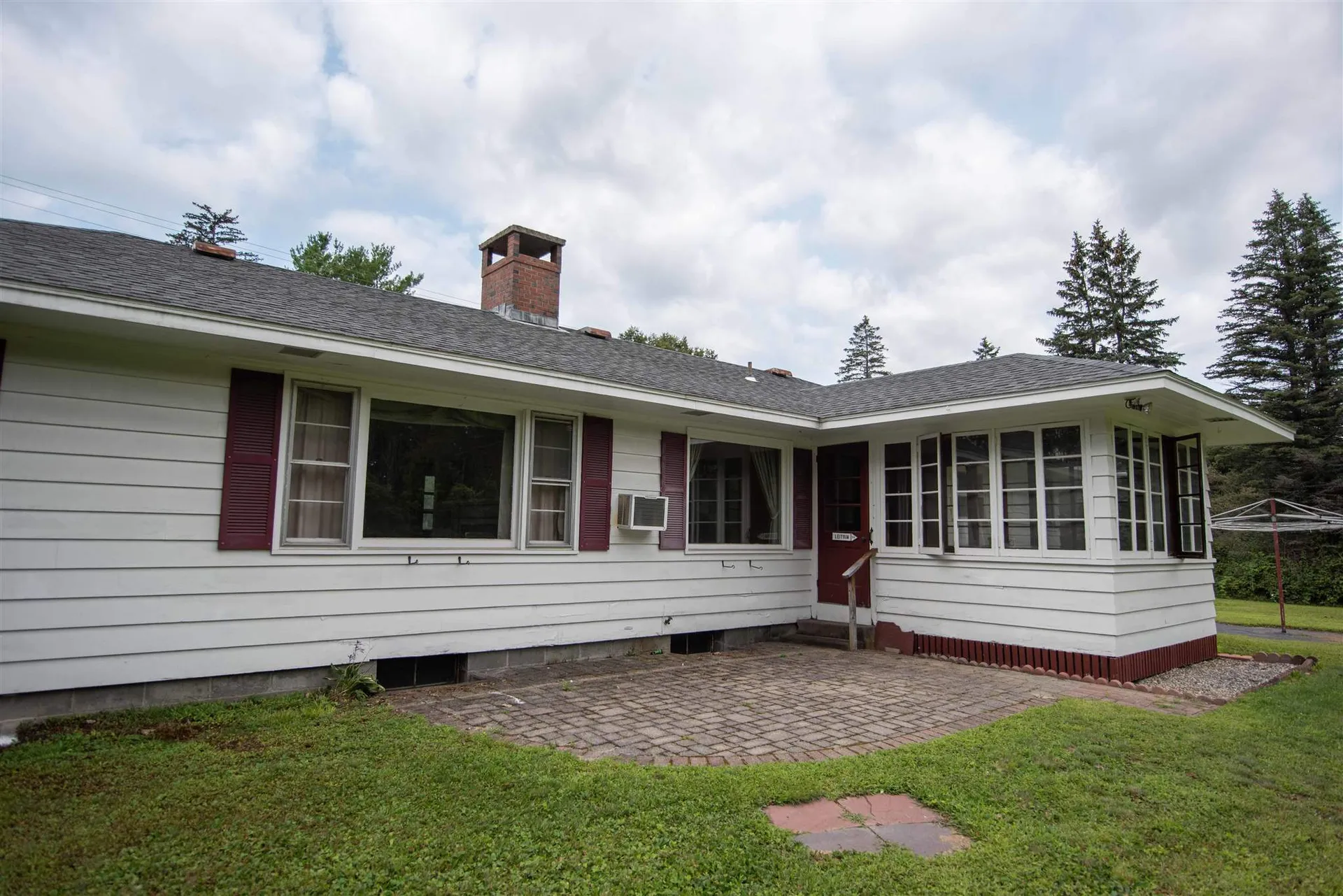 16 Unity Road Newport NH 03773