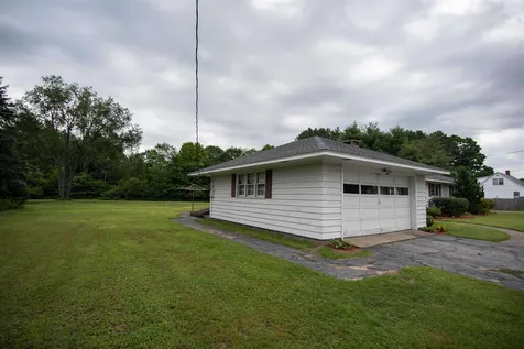 16 Unity Road Newport NH 03773