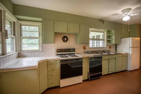 16 Unity Road Newport NH 03773