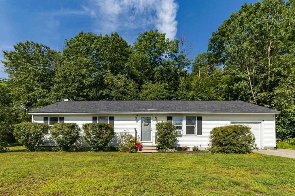 39 Mudgett Hill Road Loudon NH 03307-1123