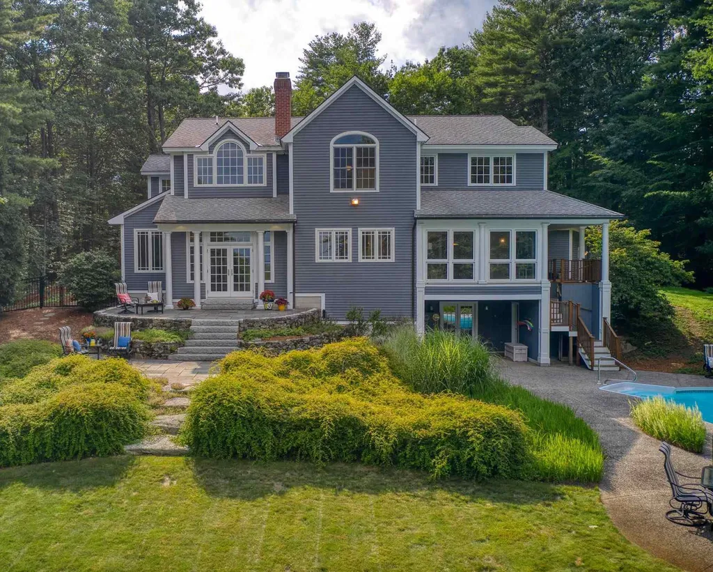 10 Tolford Hill Road Bedford NH 03110