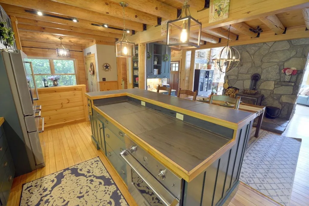 85 Seneca Creek Road Hinesburg VT 05461