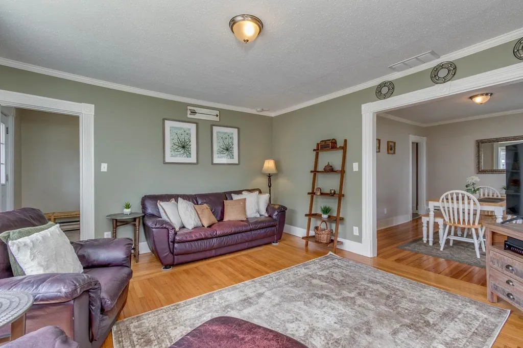 17 Pine Street Pembroke NH 03275