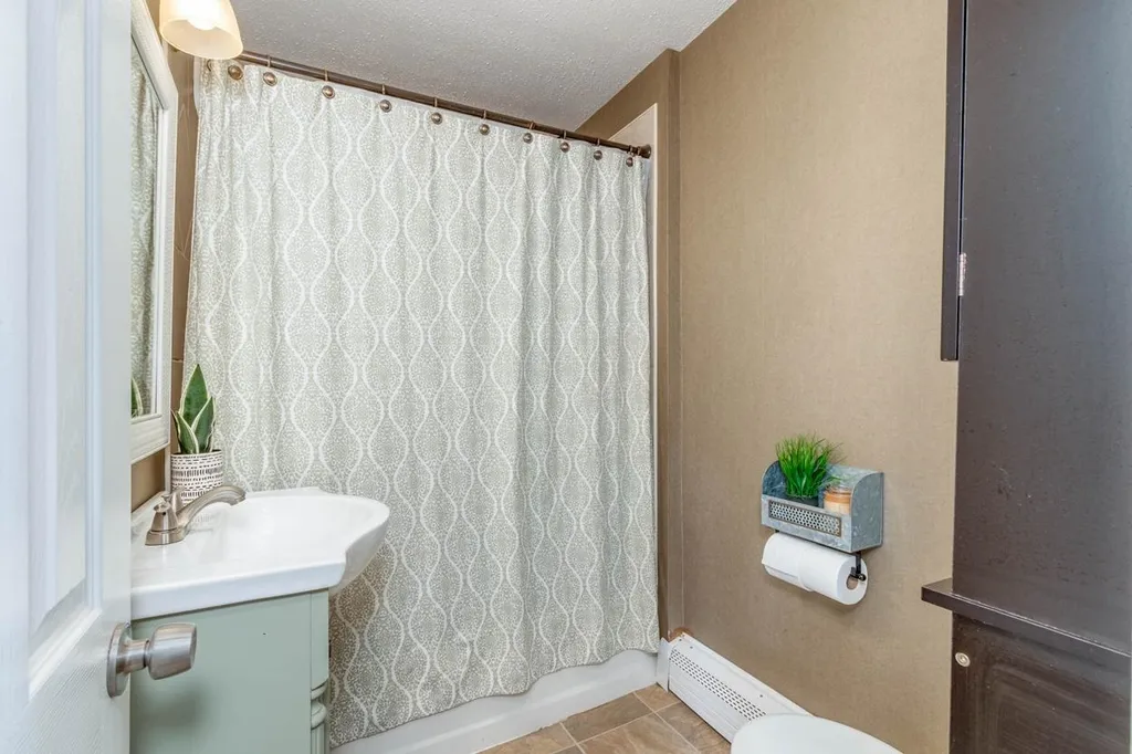 17 Pine Street Pembroke NH 03275