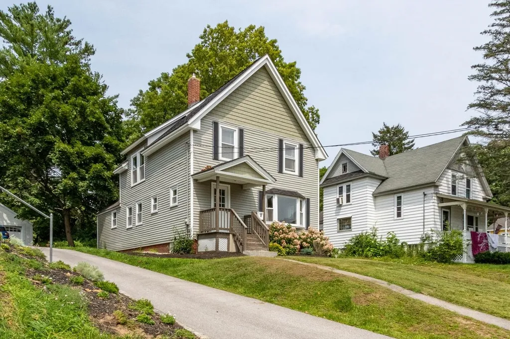 17 Pine Street Pembroke NH 03275