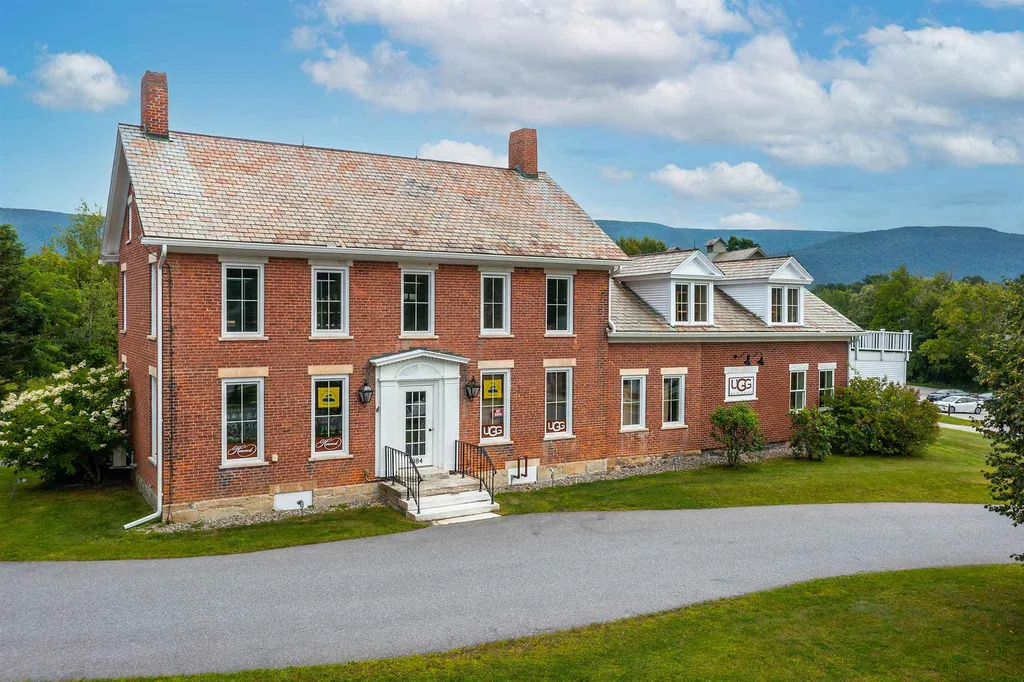 4384 Main Street Manchester VT 05254
