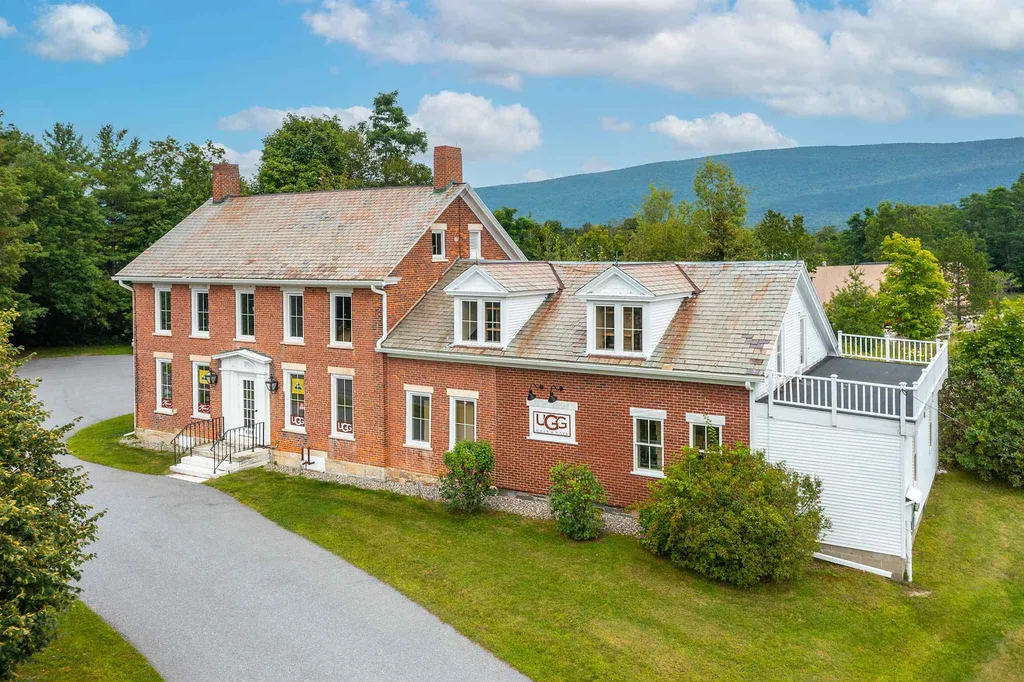 4384 Main Street Manchester VT 05254