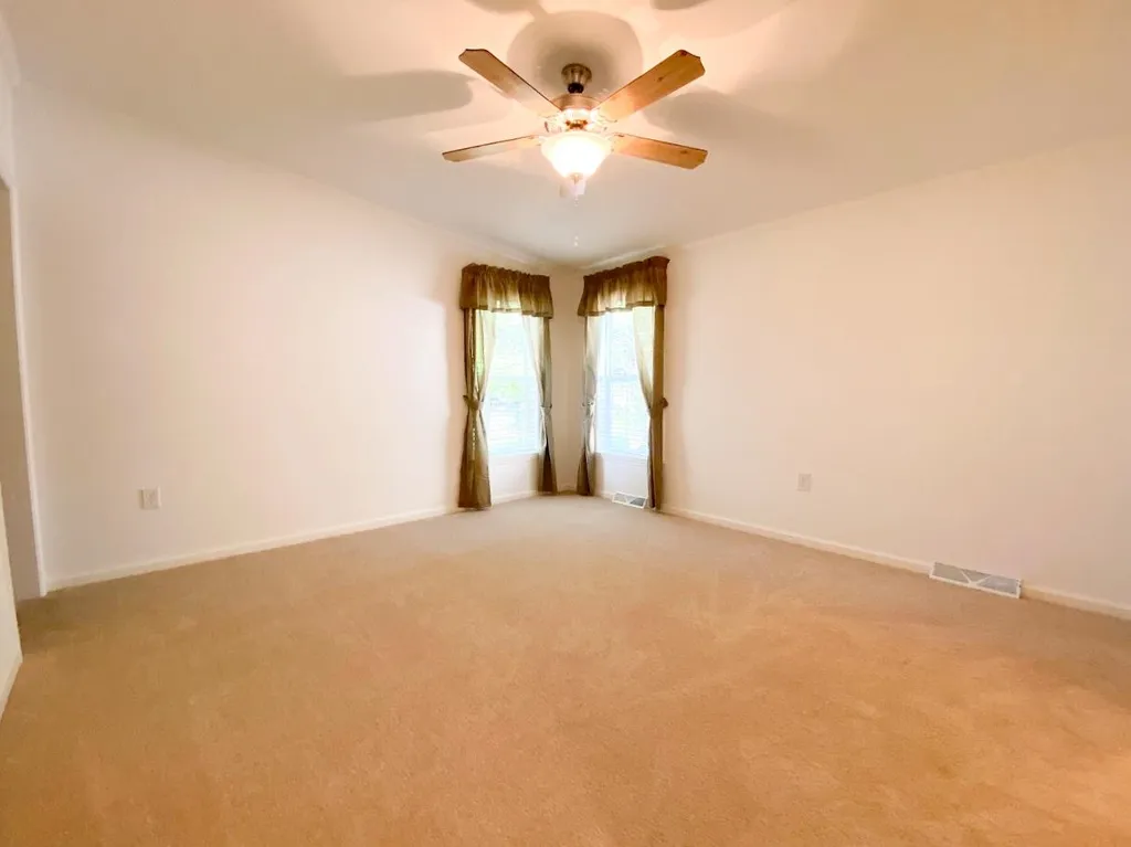 32 Bell Drive Salem NH 03079
