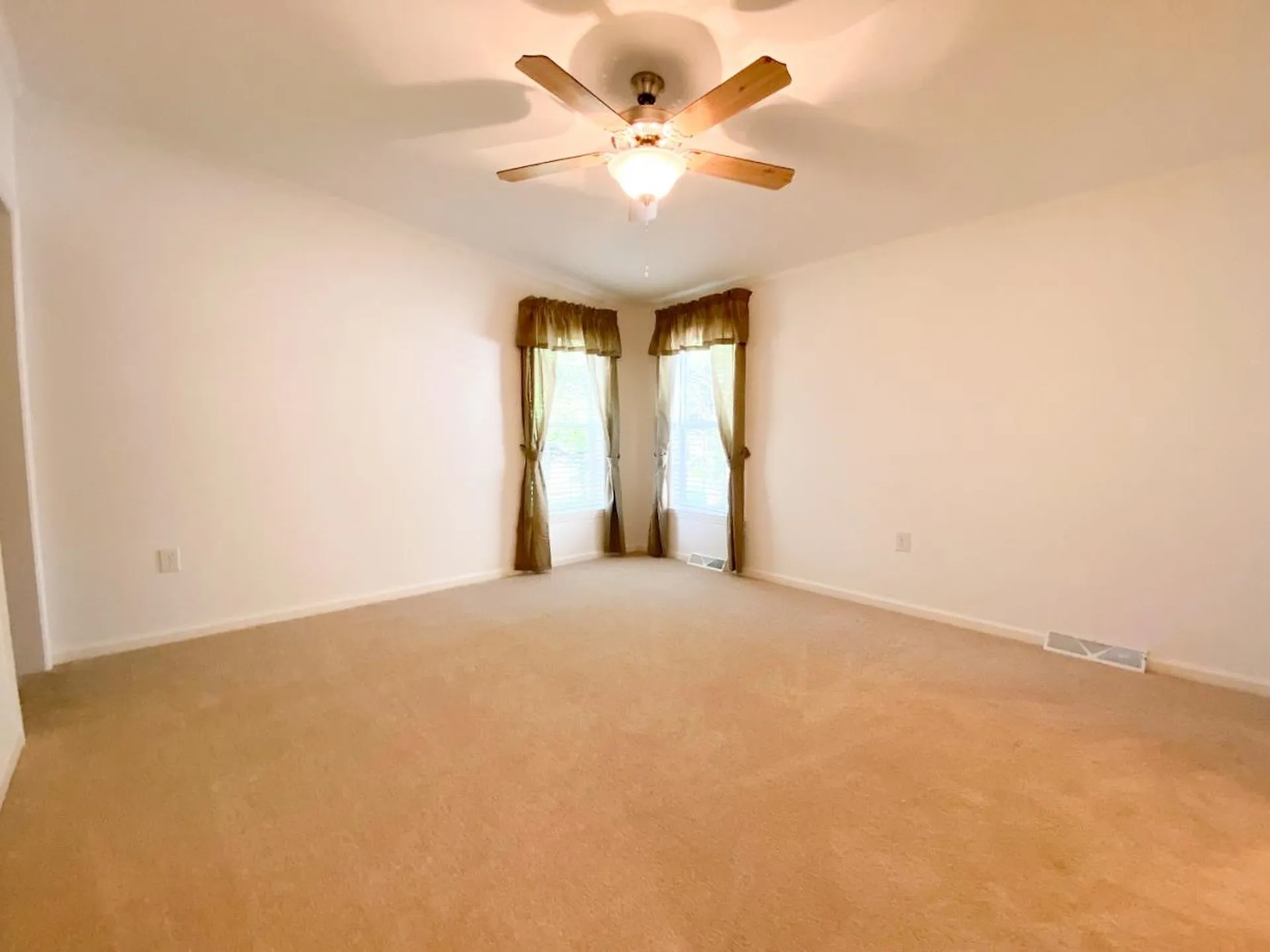 32 Bell Drive Salem NH 03079