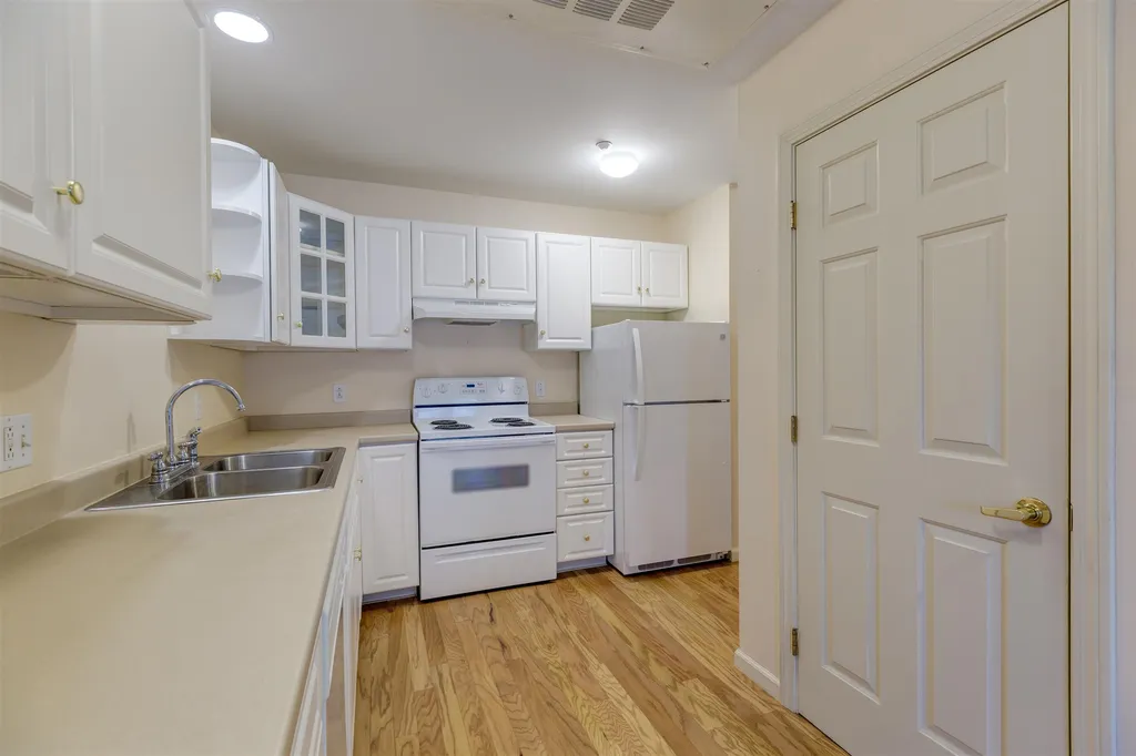 85 South Main Street Hanover NH 03755