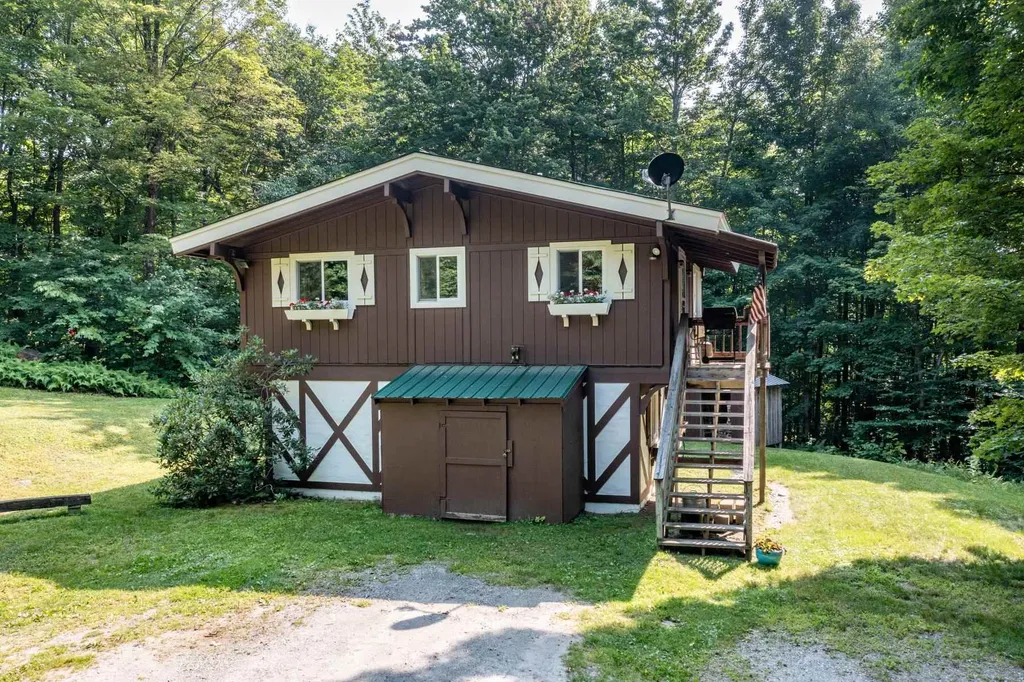 1255 Iron Gate Road Cambridge VT 05444