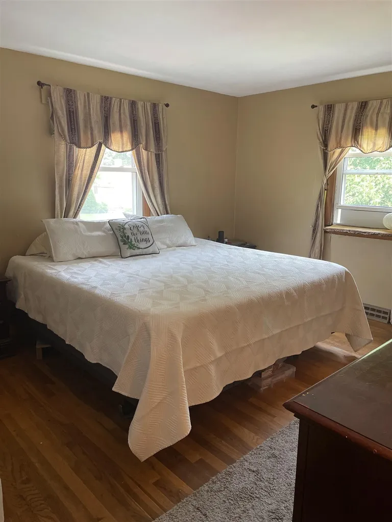 16 Budron Avenue Salem NH 03079