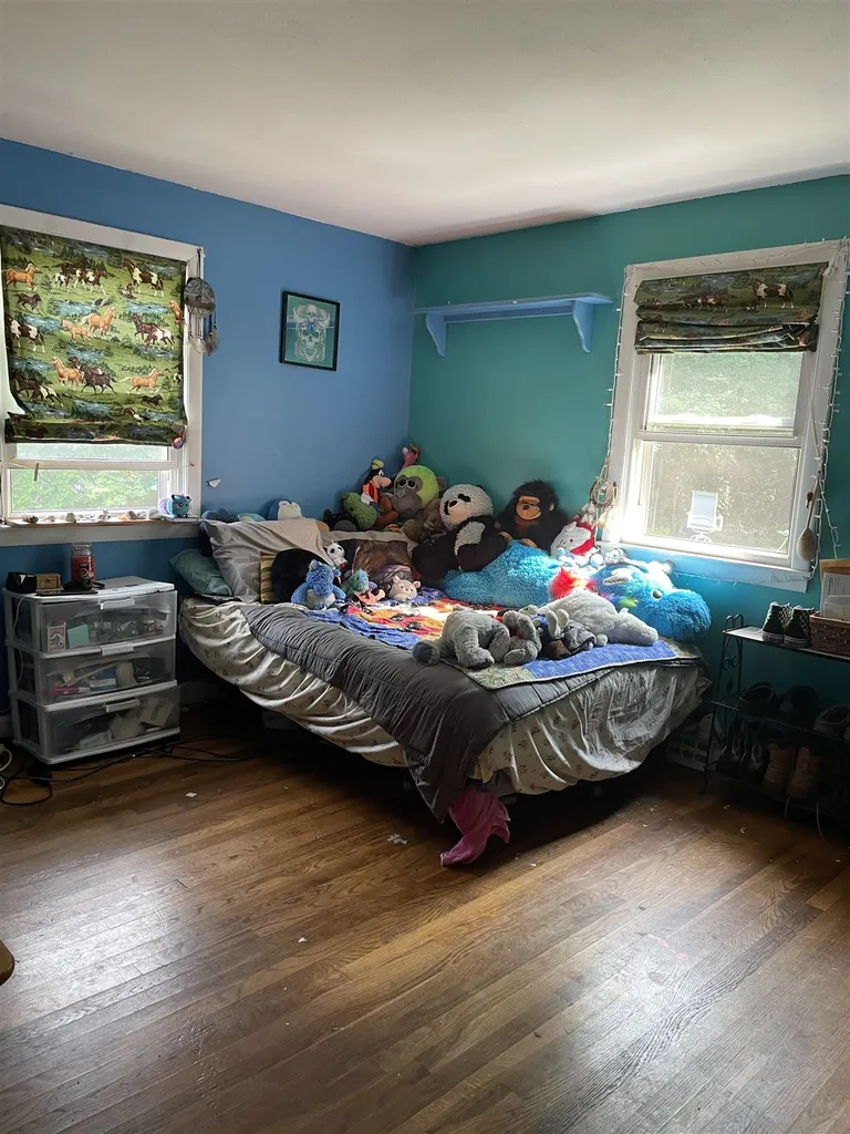 16 Budron Avenue Salem NH 03079
