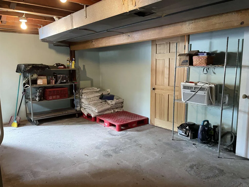 16 Budron Avenue Salem NH 03079