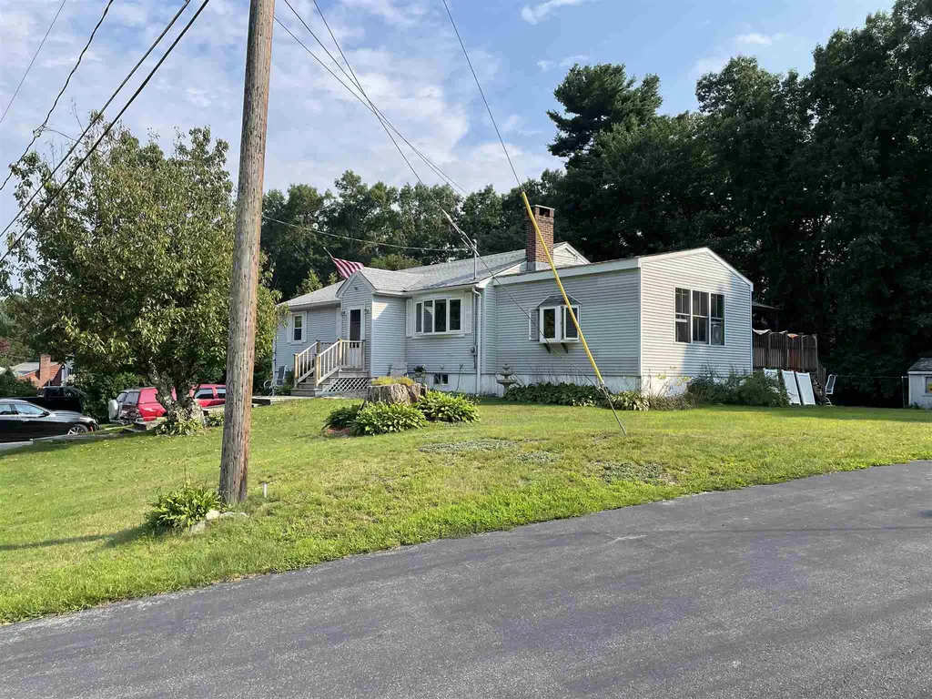 16 Budron Avenue Salem NH 03079