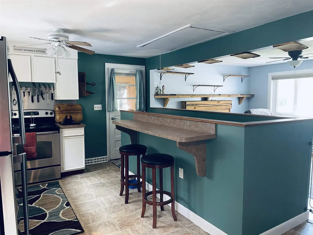 16 Budron Avenue Salem NH 03079