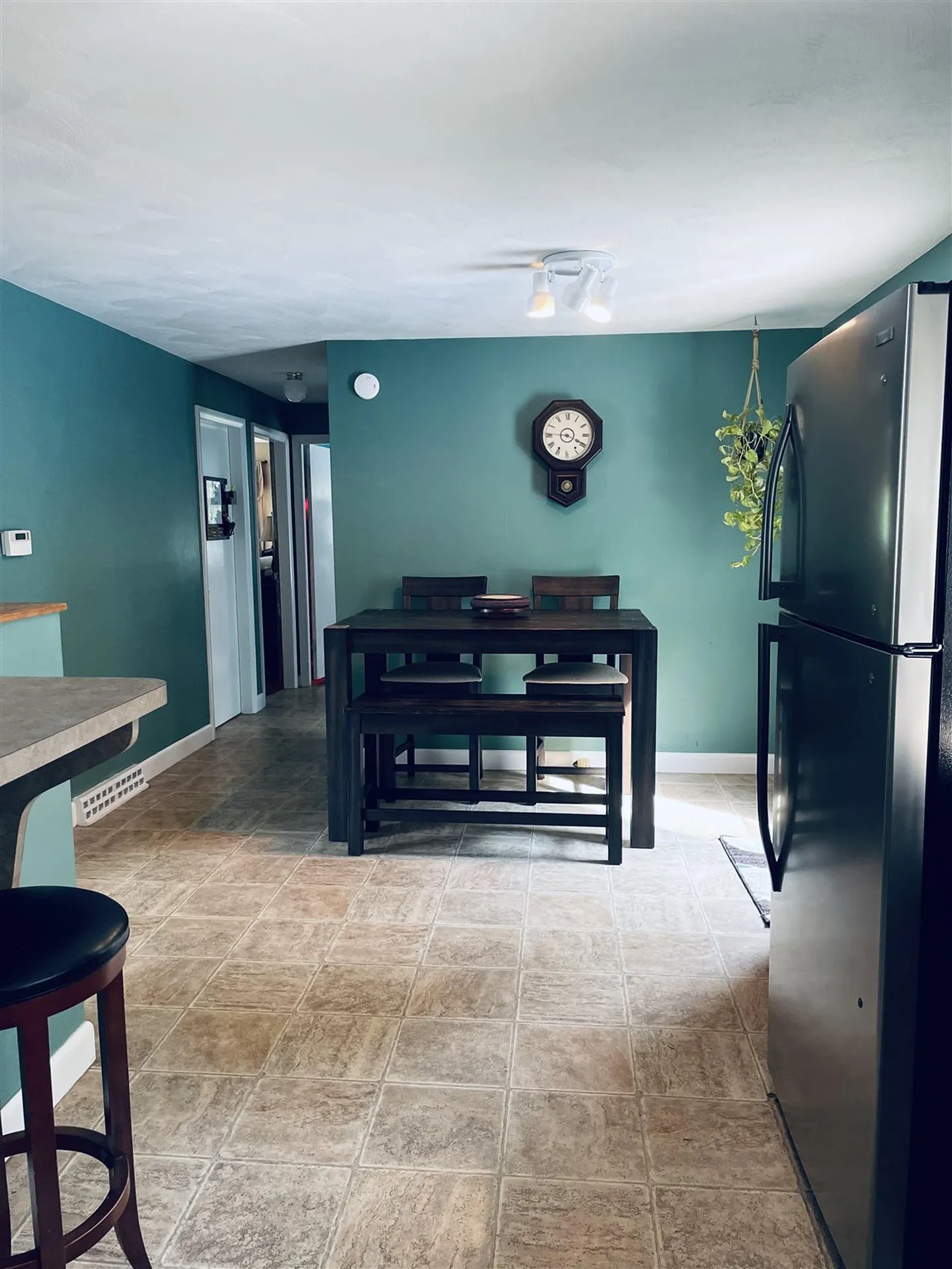16 Budron Avenue Salem NH 03079