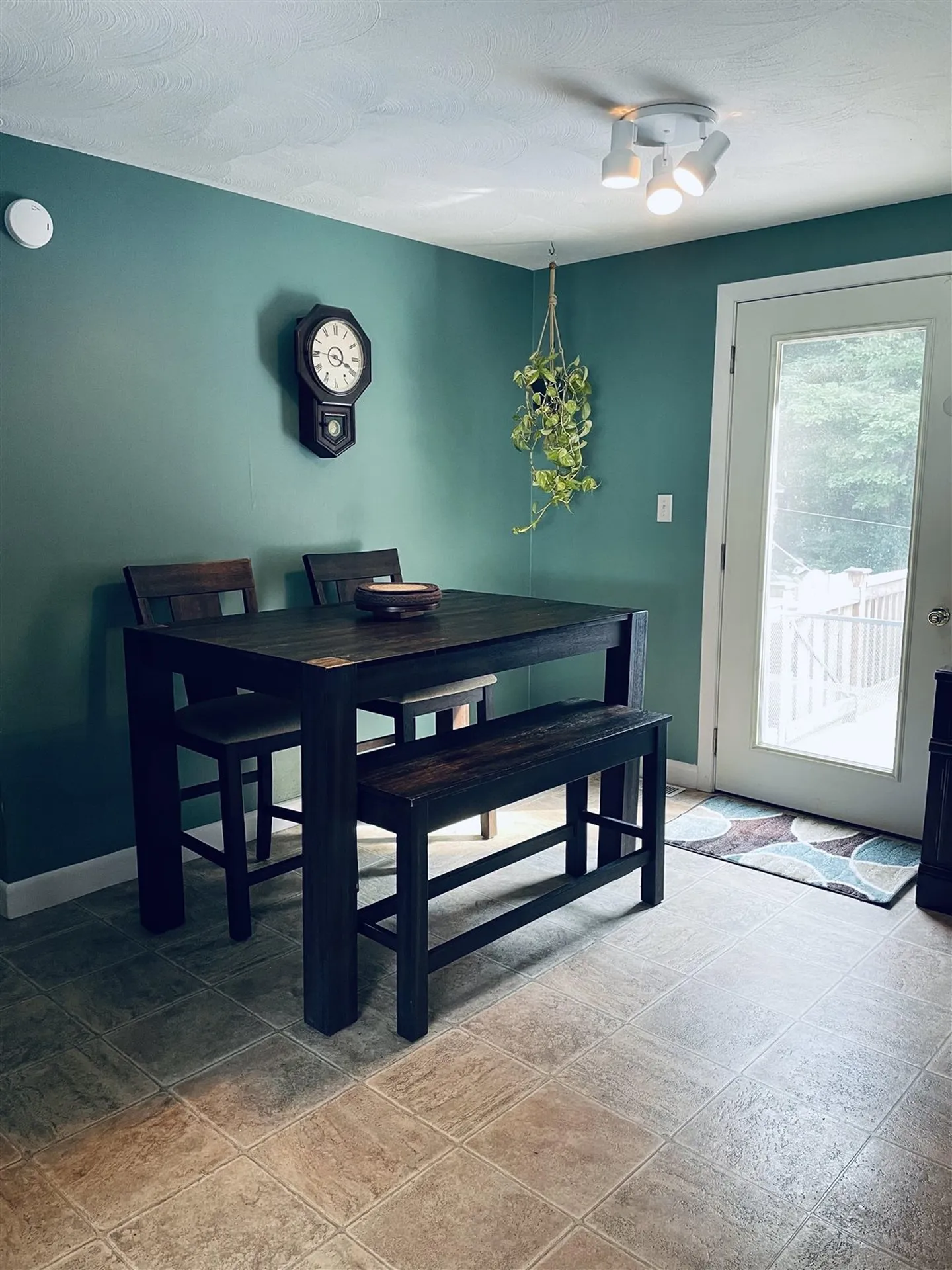 16 Budron Avenue Salem NH 03079