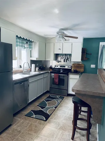 16 Budron Avenue Salem NH 03079
