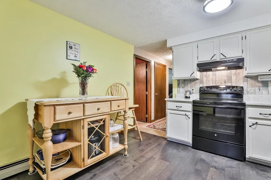 37 Meadow Lane Auburn NH 03032