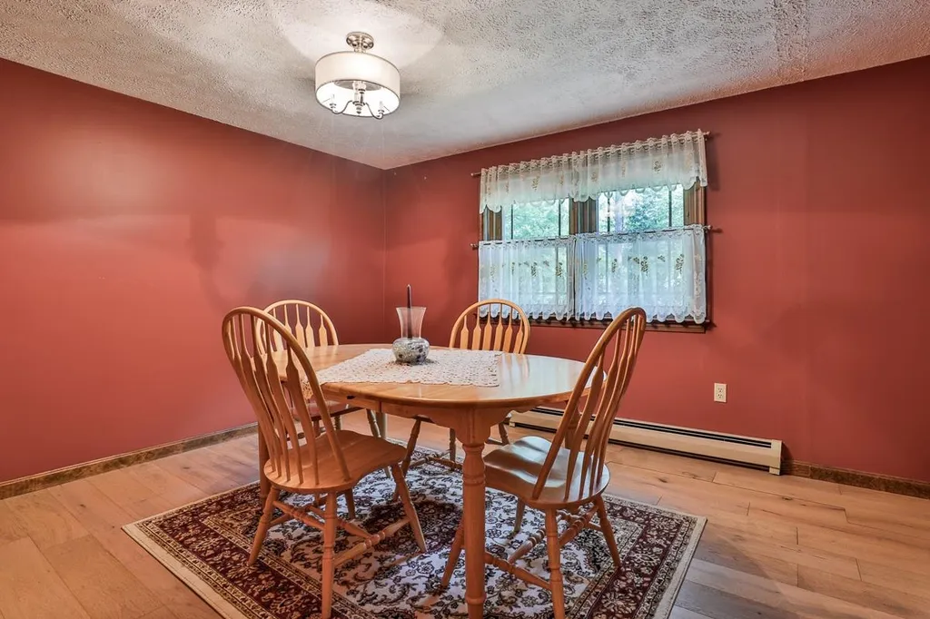 37 Meadow Lane Auburn NH 03032