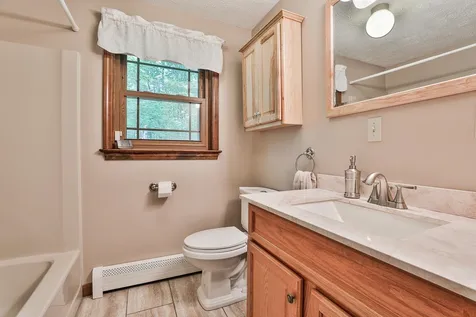 37 Meadow Lane Auburn NH 03032