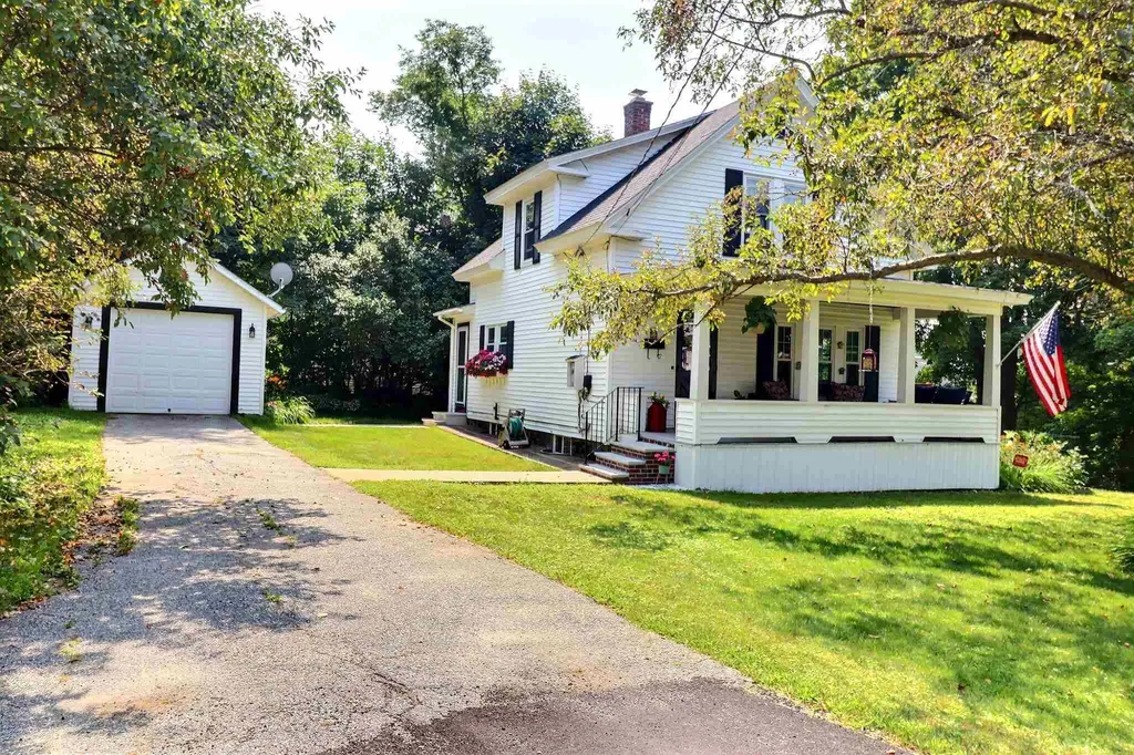 8 Grandview Avenue Newport NH 03773