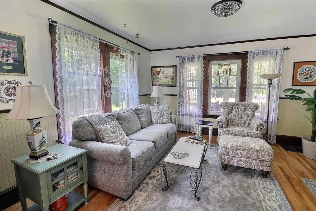 8 Grandview Avenue Newport NH 03773