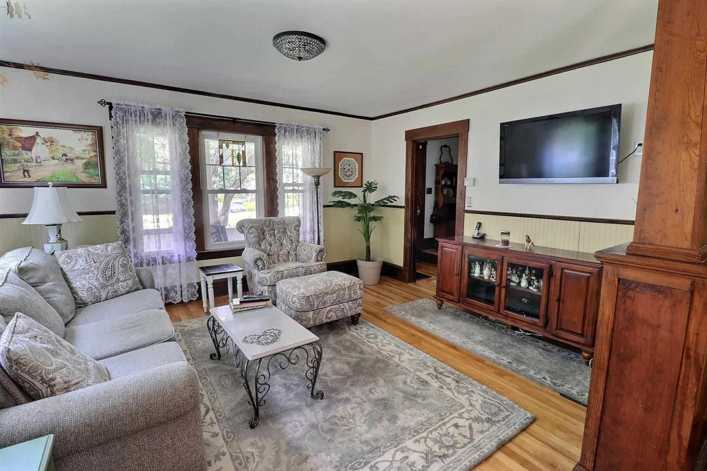 8 Grandview Avenue Newport NH 03773