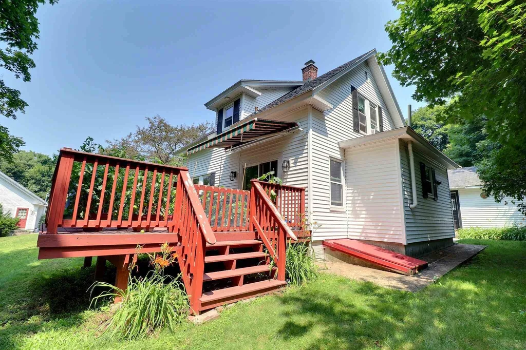 8 Grandview Avenue Newport NH 03773