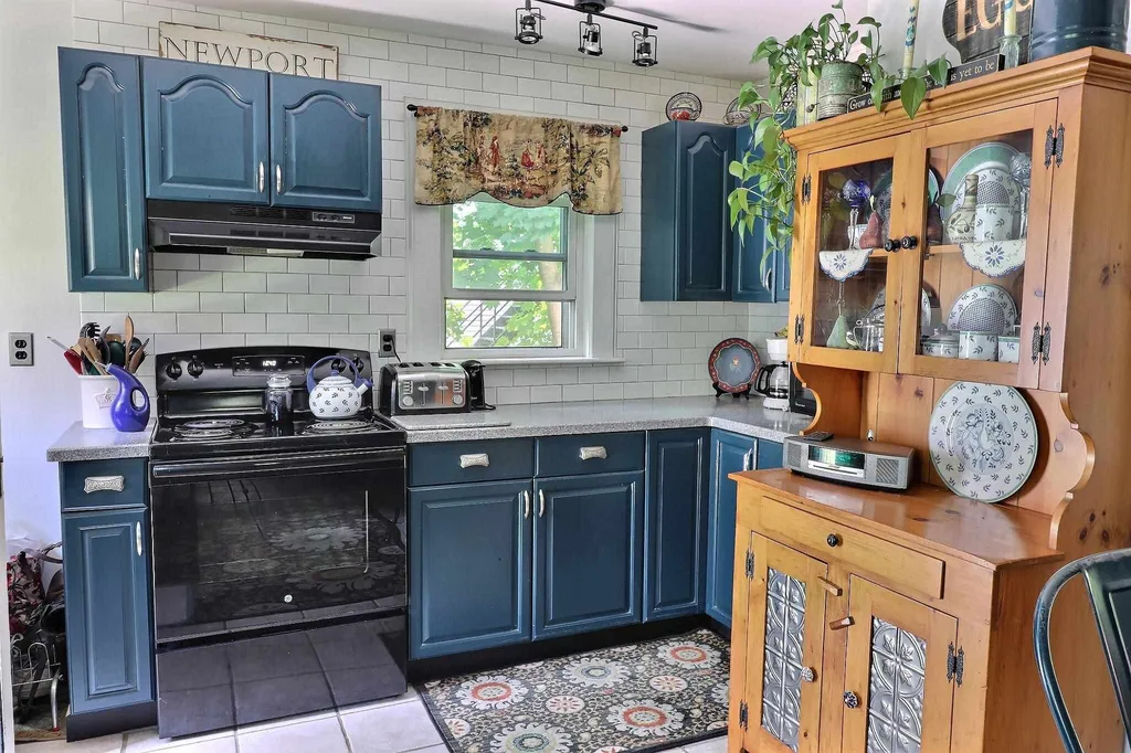 8 Grandview Avenue Newport NH 03773