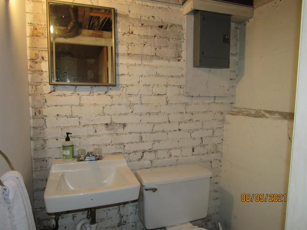 336 Dubuque Street Manchester NH 03102-3727