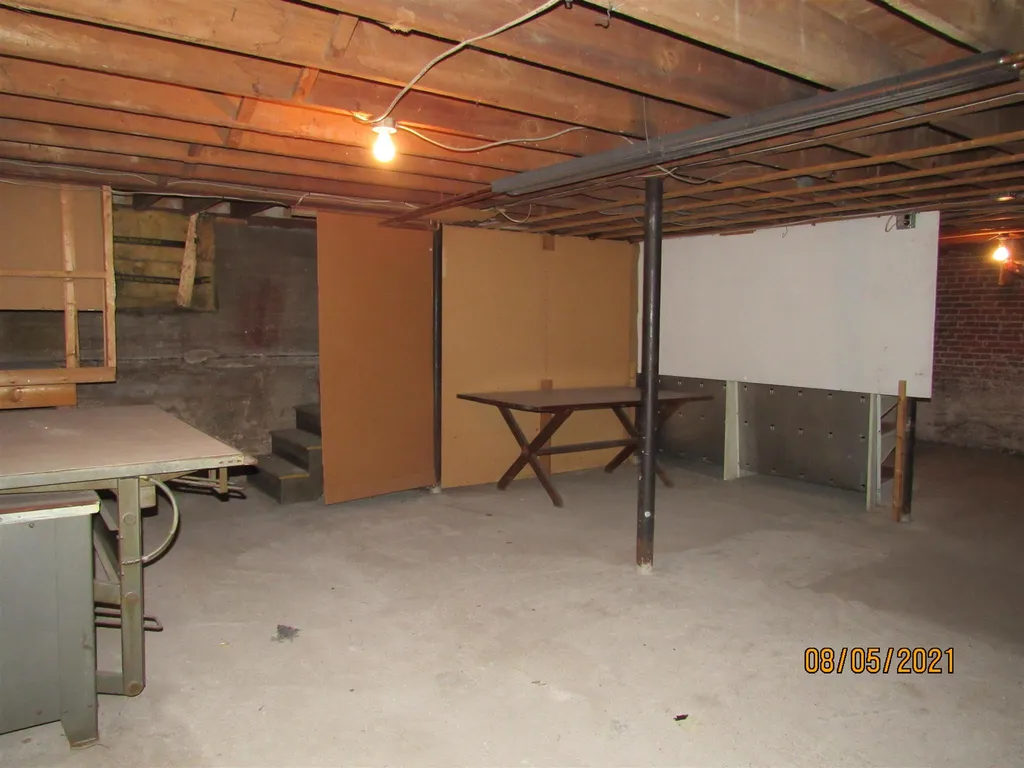 336 Dubuque Street Manchester NH 03102-3727