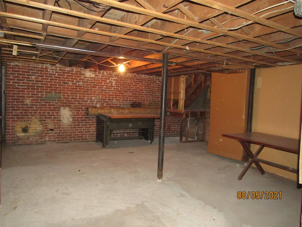 336 Dubuque Street Manchester NH 03102-3727