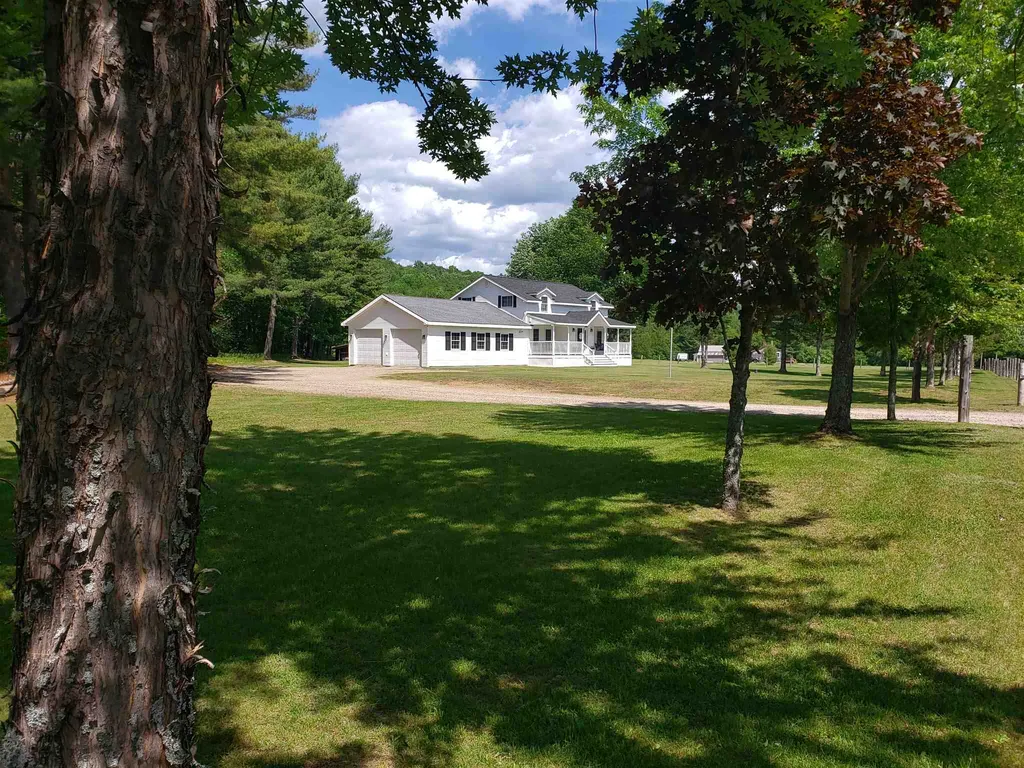 724 Northside Road Stark NH 03582