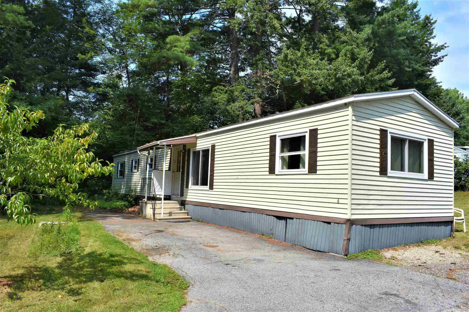 6 Matthew Road Hooksett NH 03106