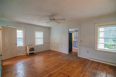 186 Main Street Kingston NH 03848