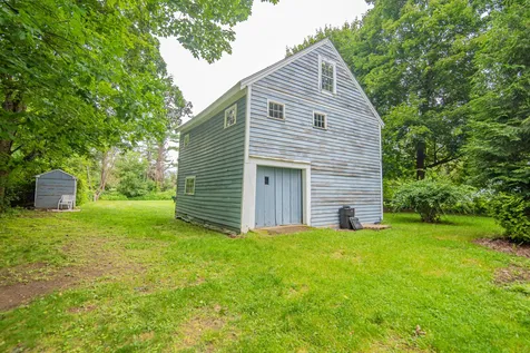 186 Main Street Kingston NH 03848