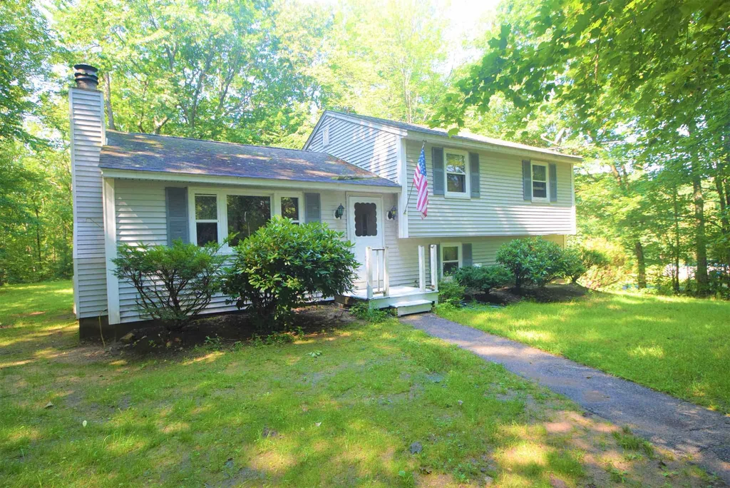 24 Ledgewood Drive Derry NH 03038