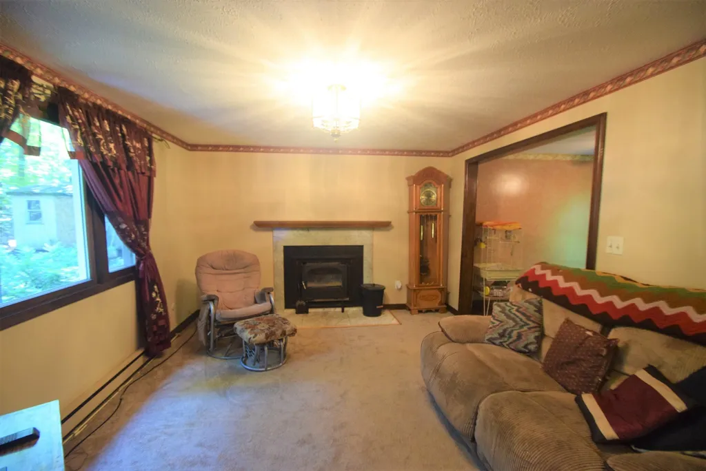 24 Ledgewood Drive Derry NH 03038