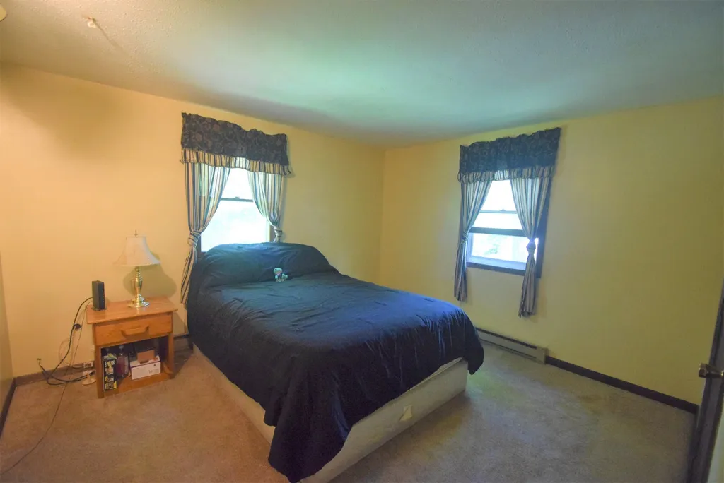 24 Ledgewood Drive Derry NH 03038