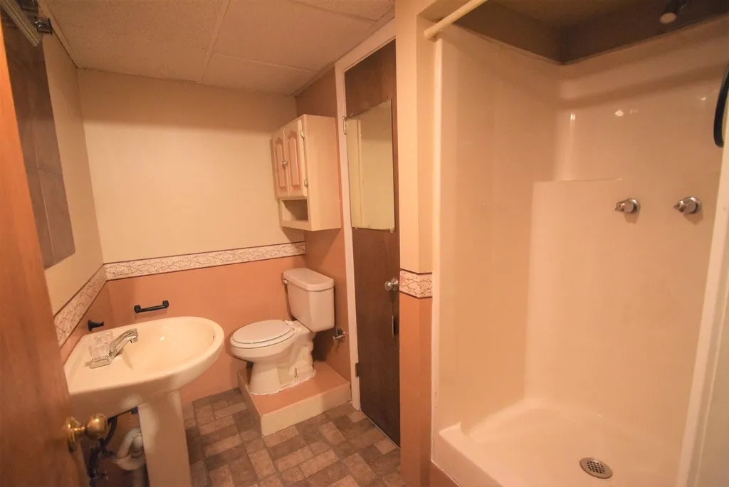 24 Ledgewood Drive Derry NH 03038