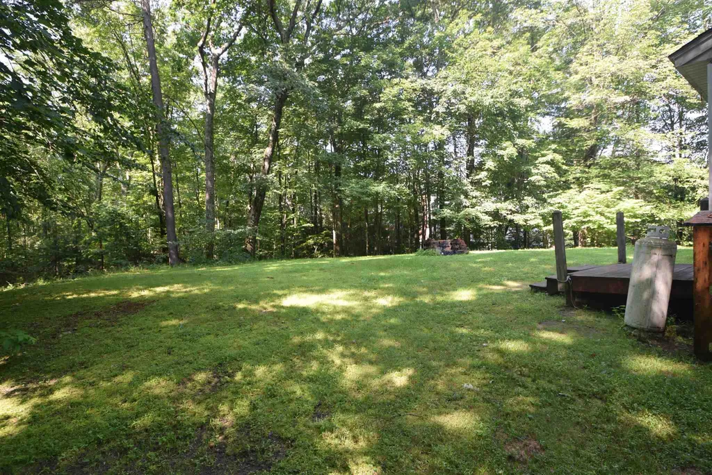 24 Ledgewood Drive Derry NH 03038