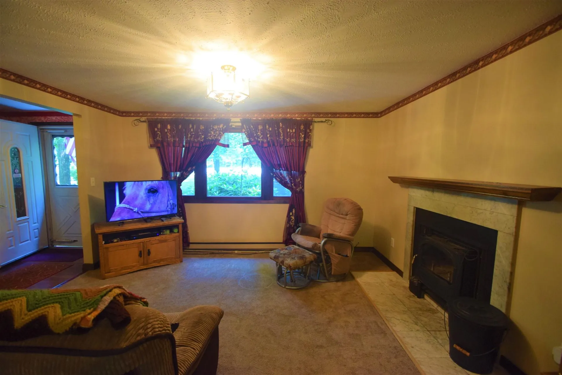 24 Ledgewood Drive Derry NH 03038